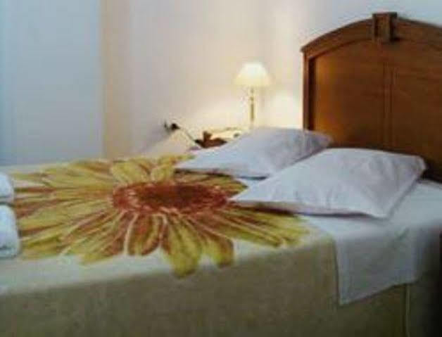נאפפליו Bonne Nuit Pension מראה חיצוני תמונה