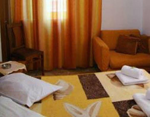 נאפפליו Bonne Nuit Pension מראה חיצוני תמונה